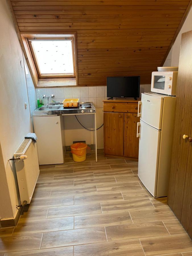Csikos Apartman 기에네스디아스 외부 사진