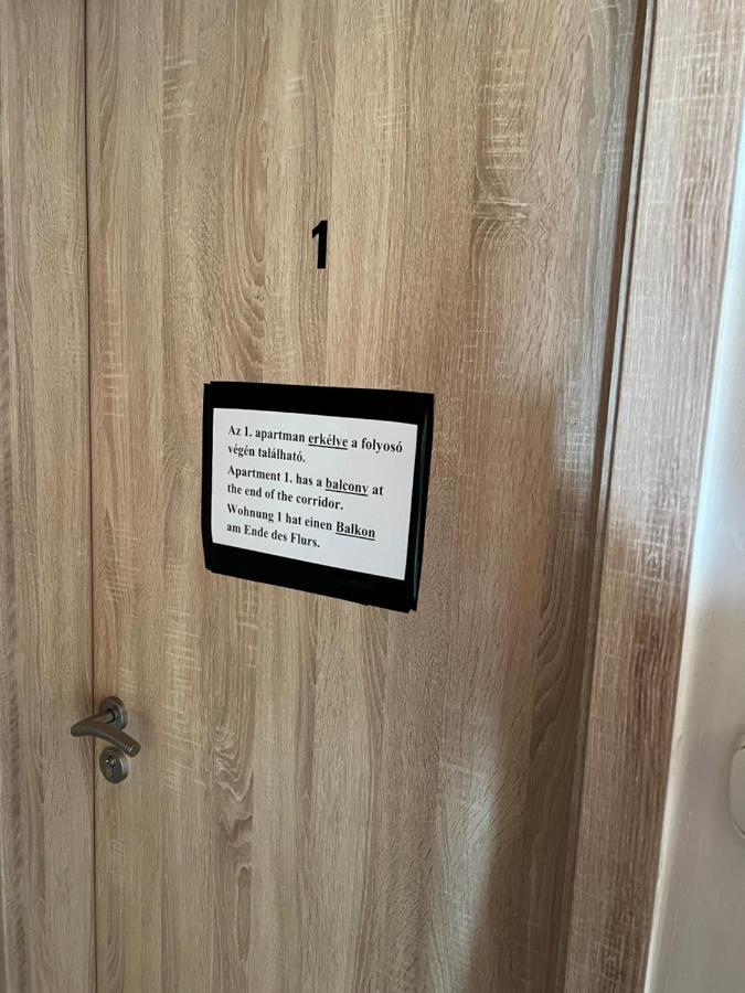 Csikos Apartman 기에네스디아스 외부 사진