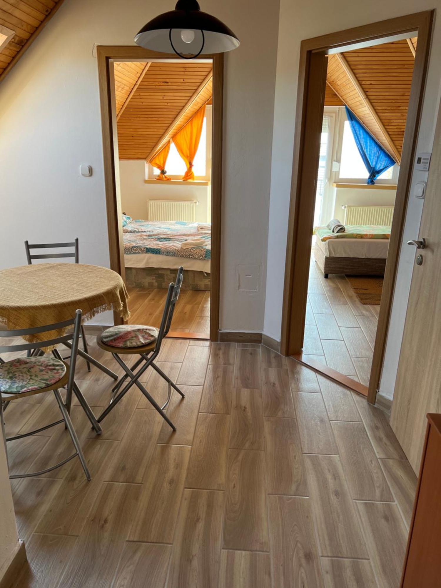 Csikos Apartman 기에네스디아스 외부 사진